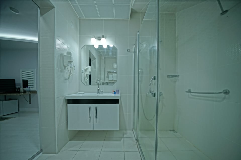PIGEON | Bathroom | Shower, free toiletries, hair dryer, slippers