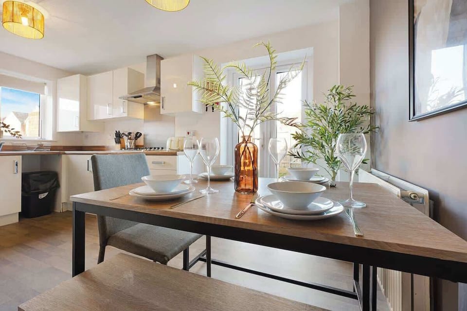 5-seater dining table for cosy gatherings and memorable meals.