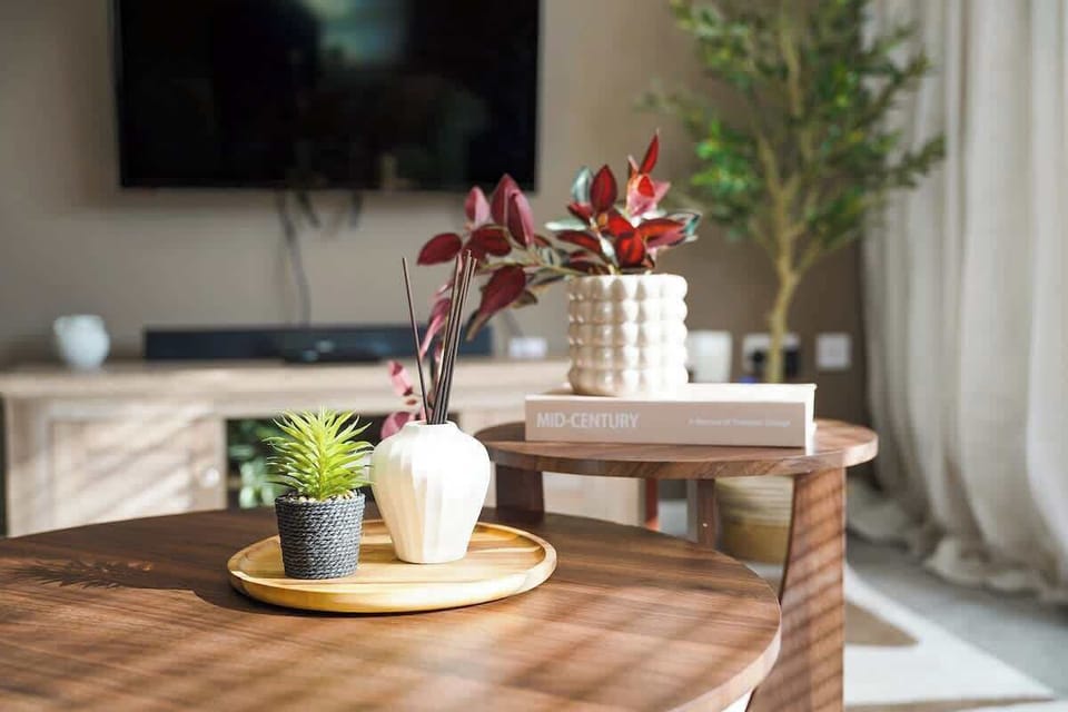 5-seater dining table for cosy gatherings and memorable meals.