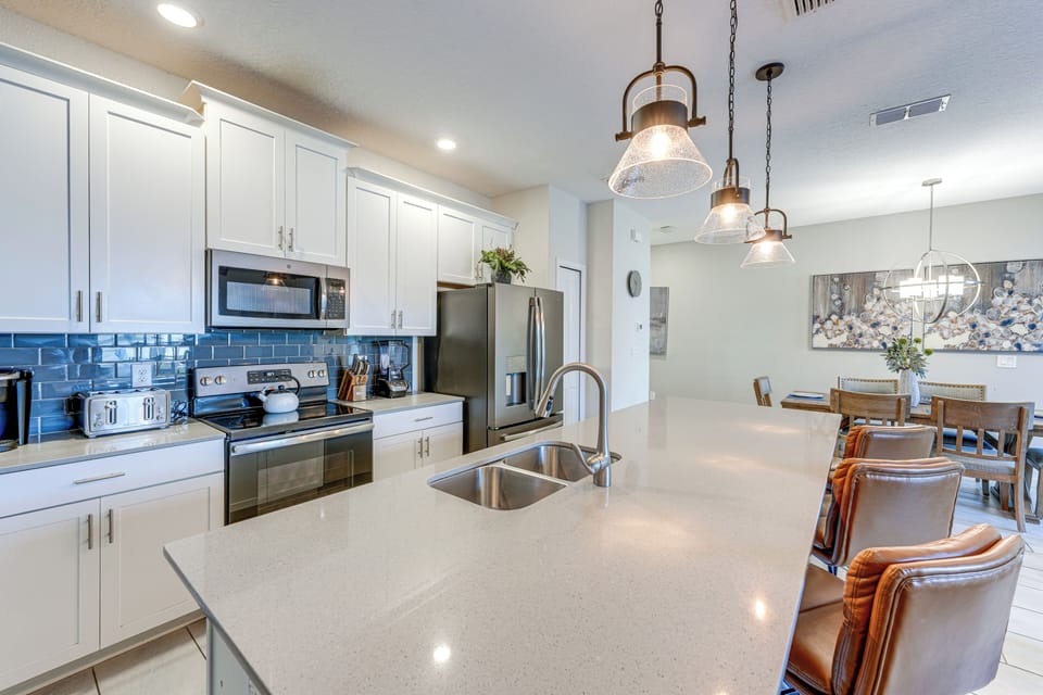 Kitchen | Cooking Basics | Stove/Oven | 1st Floor