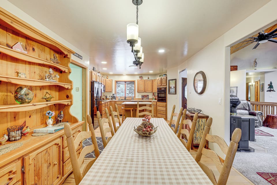 Dining Area | Main Level