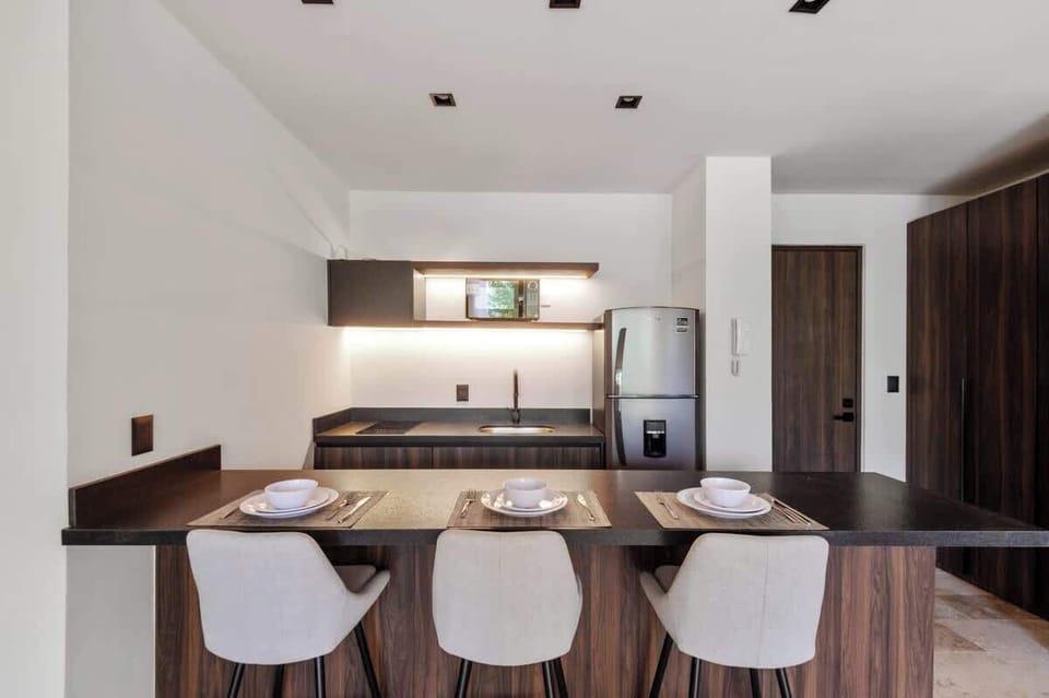 Breakfast area, and fully equipped kitche 
