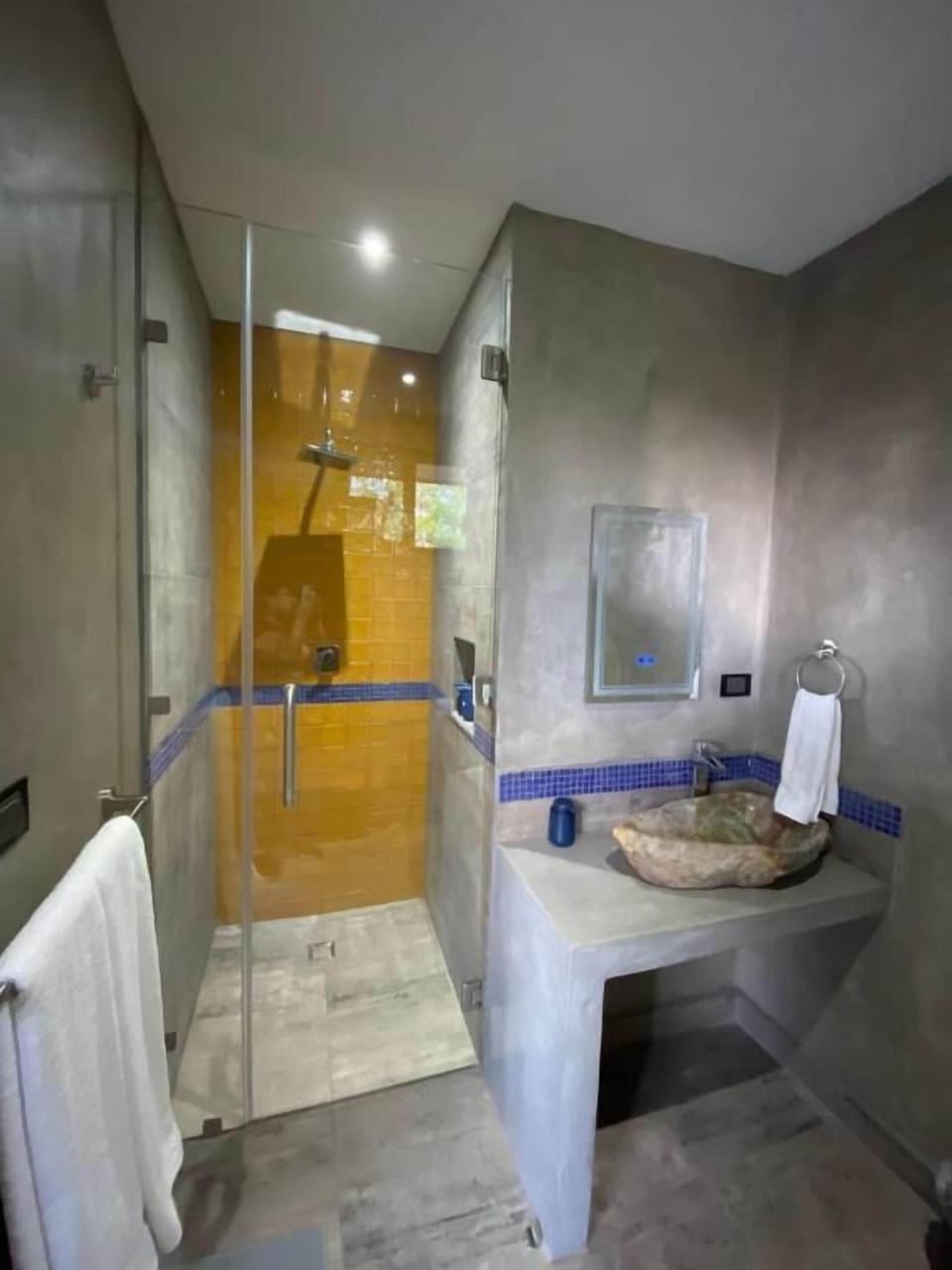 Comfort Double Room, Balcony, Courtyard View | Bathroom
