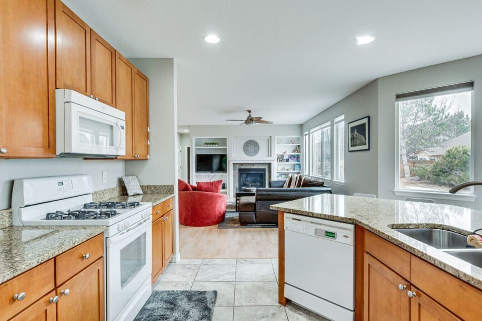 Kitchen | Gas Range | Open Sightlines & Living Area Connection