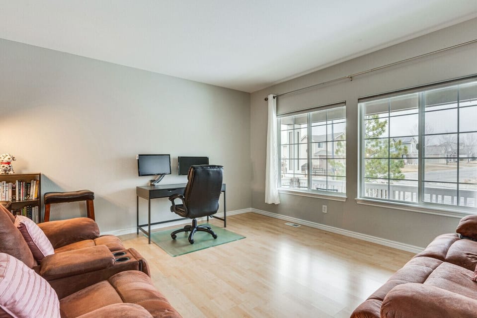 Office| Desk Setup | Window Views & Laminate Flooring