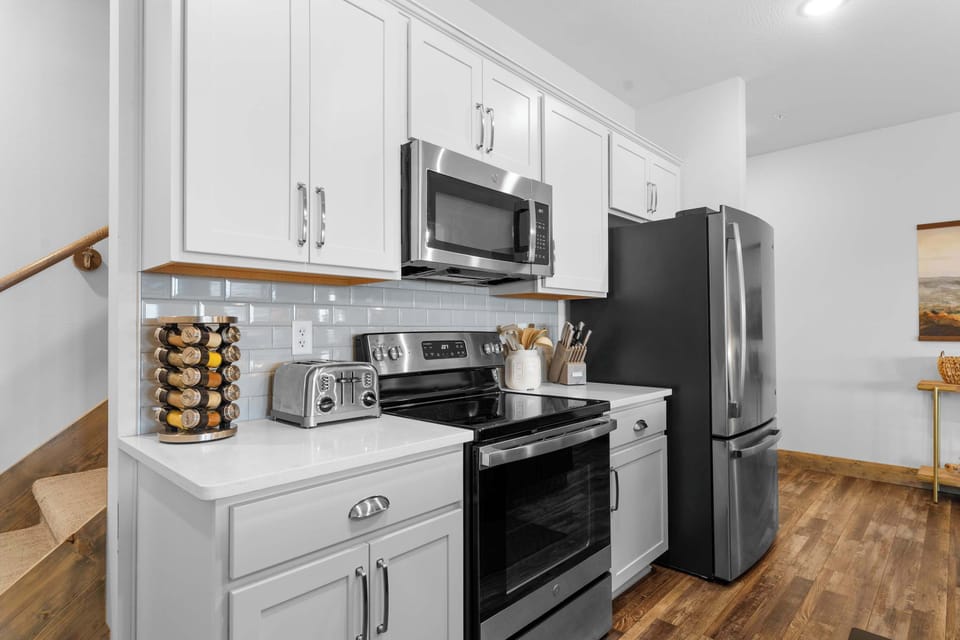 Stainless steel appliances ready for all your vacation baking!