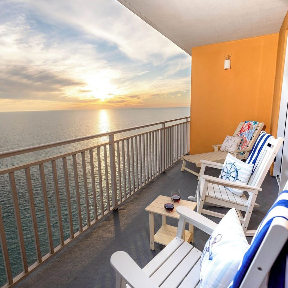 Balcony has 2 rockers & 2 loungers.