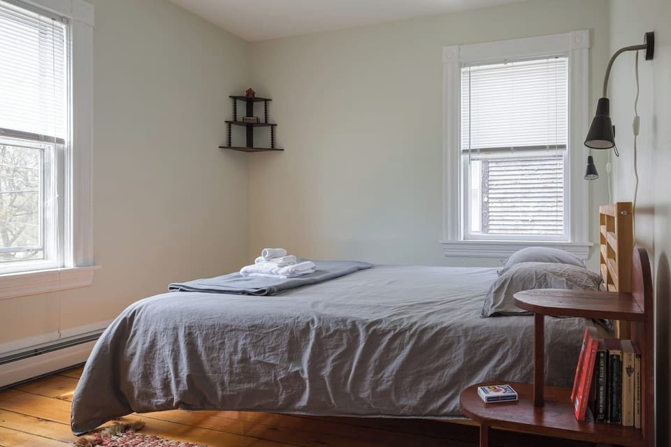 upstairs bedroom 2