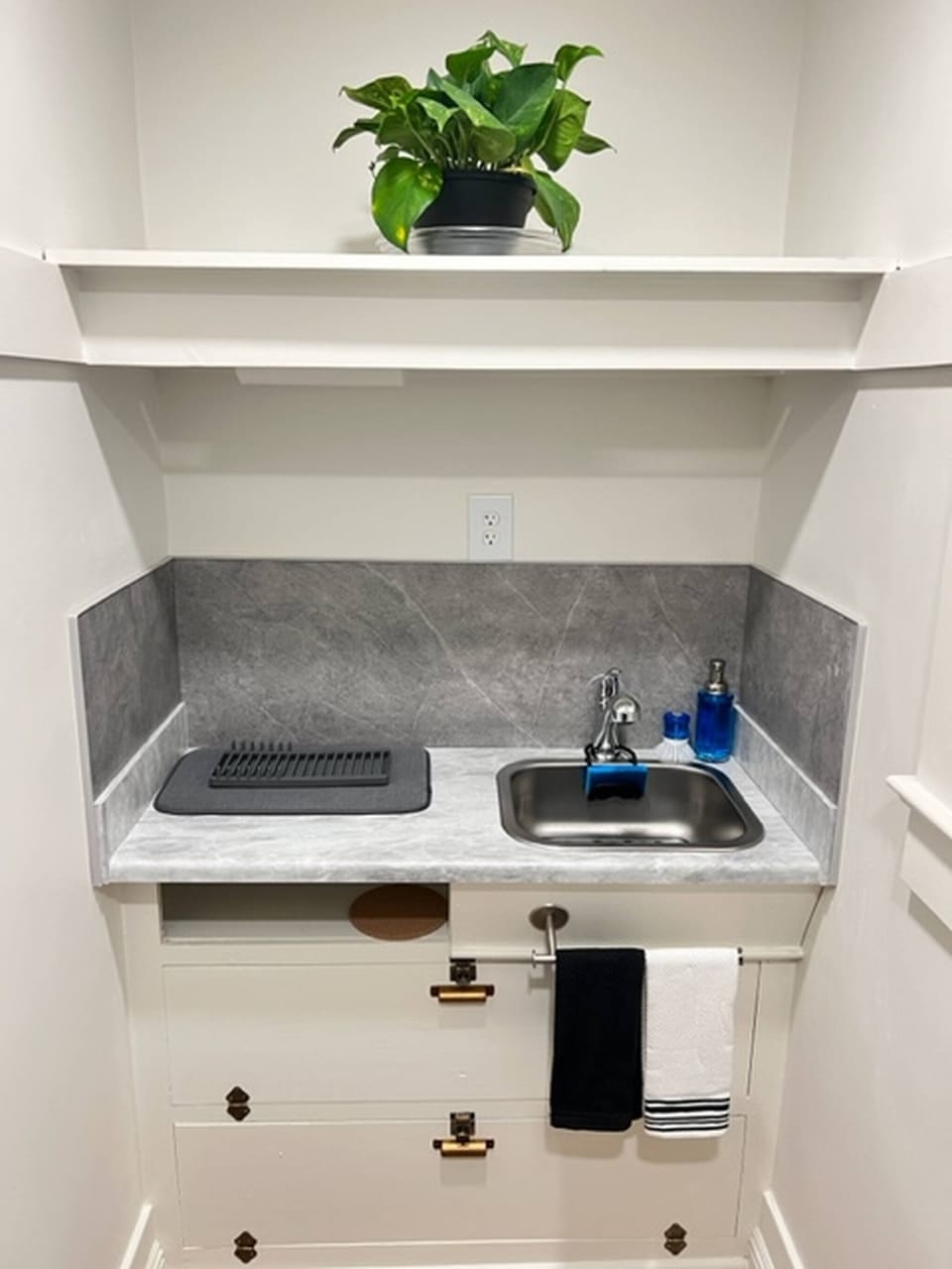Studio, 1 Bedroom | Private kitchen