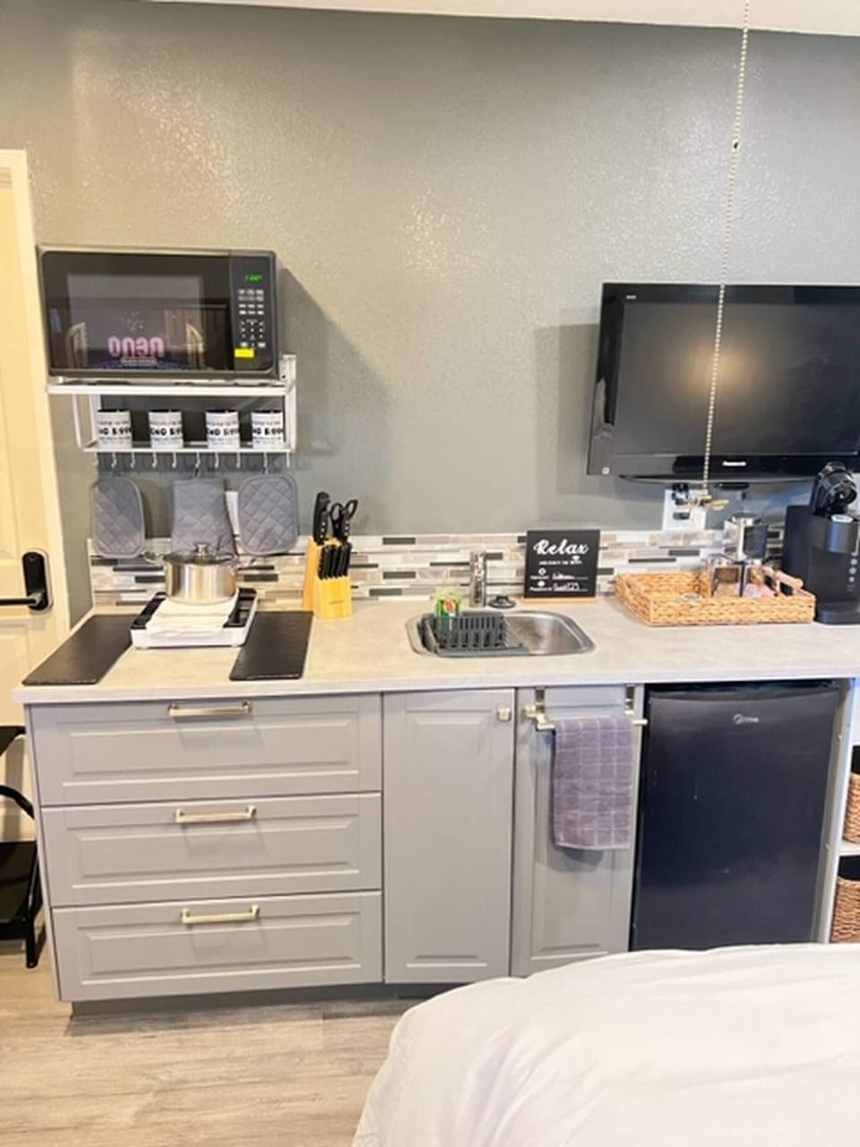 Studio, 1 Bedroom, Patio | Private kitchen