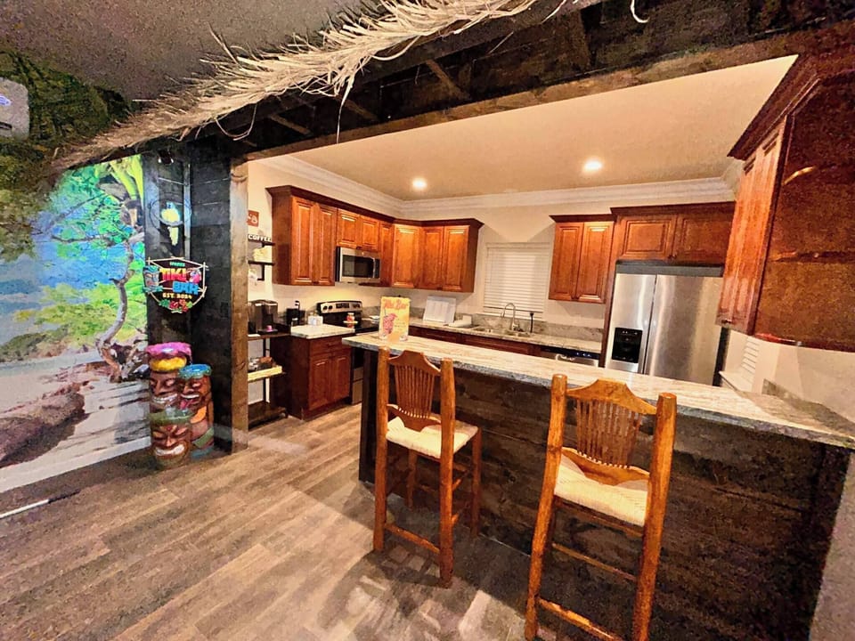 House, 2 Bedrooms | Private kitchen