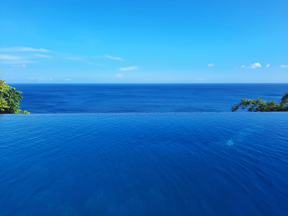 Infinity pool
