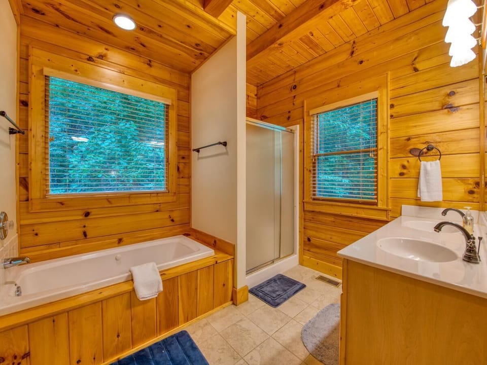 Bathroom #1 | Ensuite | Walk In Shower + Tub