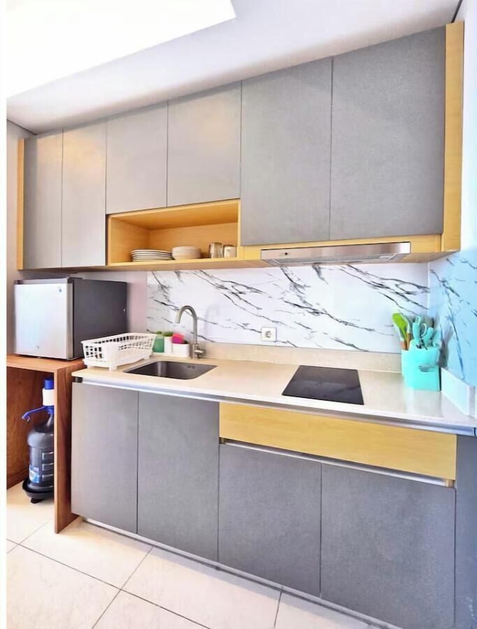 Apartment, 3 Bedrooms, City View | Private kitchen | Mini-fridge, stovetop, cookware/dishes/utensils