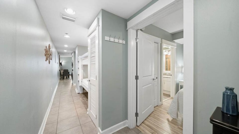 Guest Bathroom with full size tub