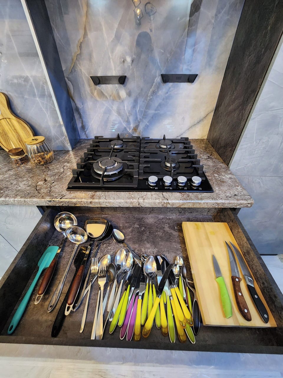 Classic Apartment, City View | Private kitchen