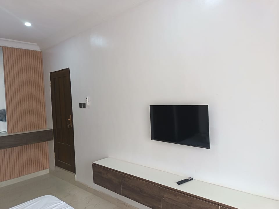 Comfort Apartment | Iron/ironing board, free WiFi