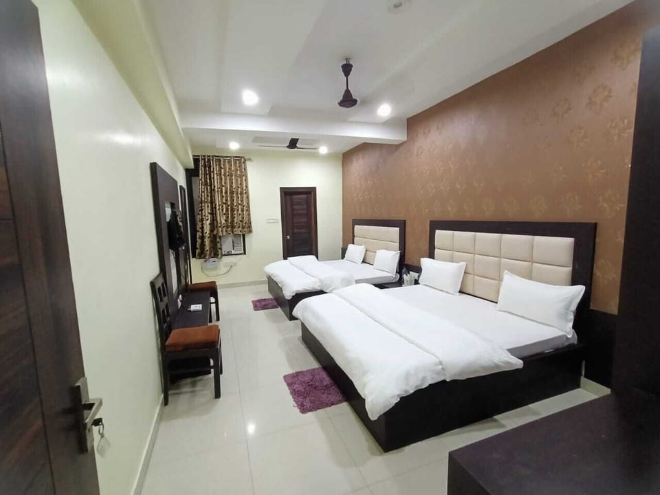 Family Room | Free WiFi
