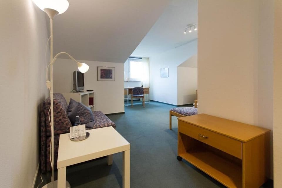 Standard Single Room | Living area