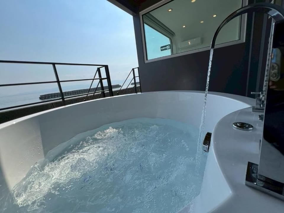Twin Room, Non Smoking, Ocean View (N02) | Bathroom | Free toiletries, hair dryer, slippers, bidet