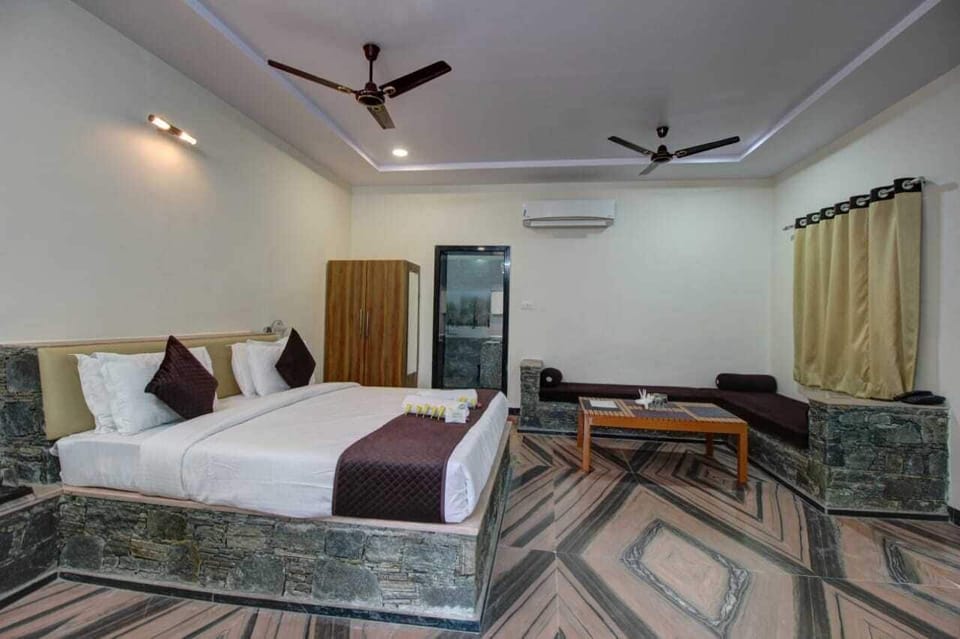 Classic Double Room, Patio | Blackout drapes, iron/ironing board (on request), WiFi (free)