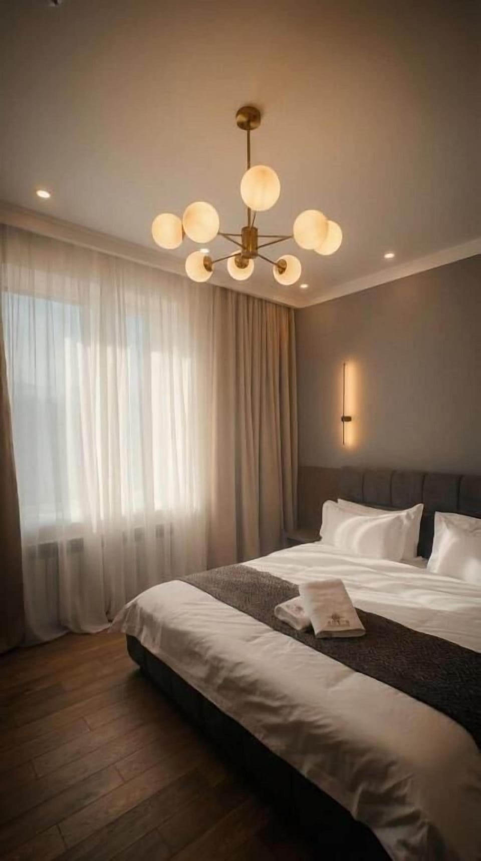 Deluxe Double Room, Mountain View | In-room safe, desk, laptop workspace, soundproofing