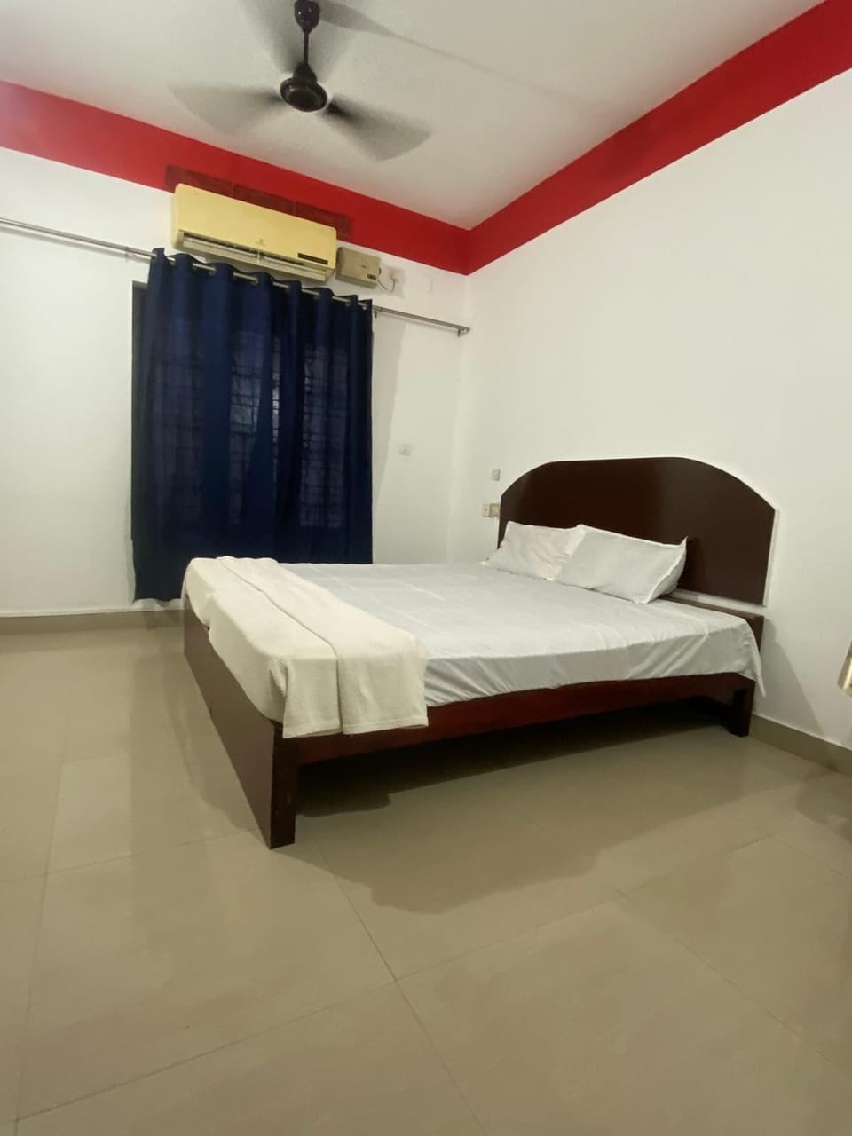 Classic Double Room | Desk, laptop workspace