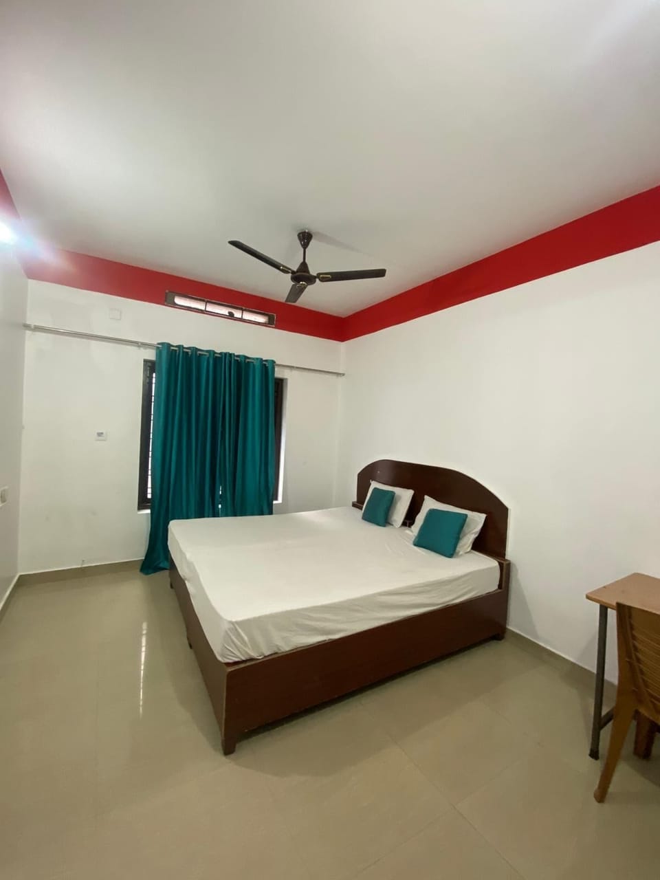 Classic Double Room | Desk, laptop workspace