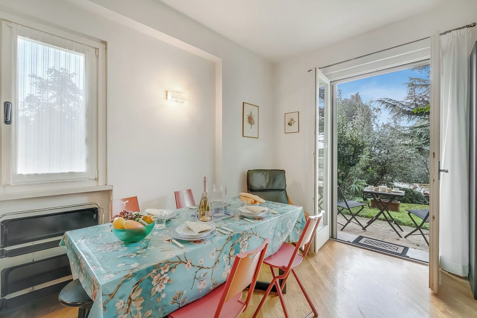 Standard Apartment, 1 Bedroom, Terrace (Clara House - park & garden private) | Dining