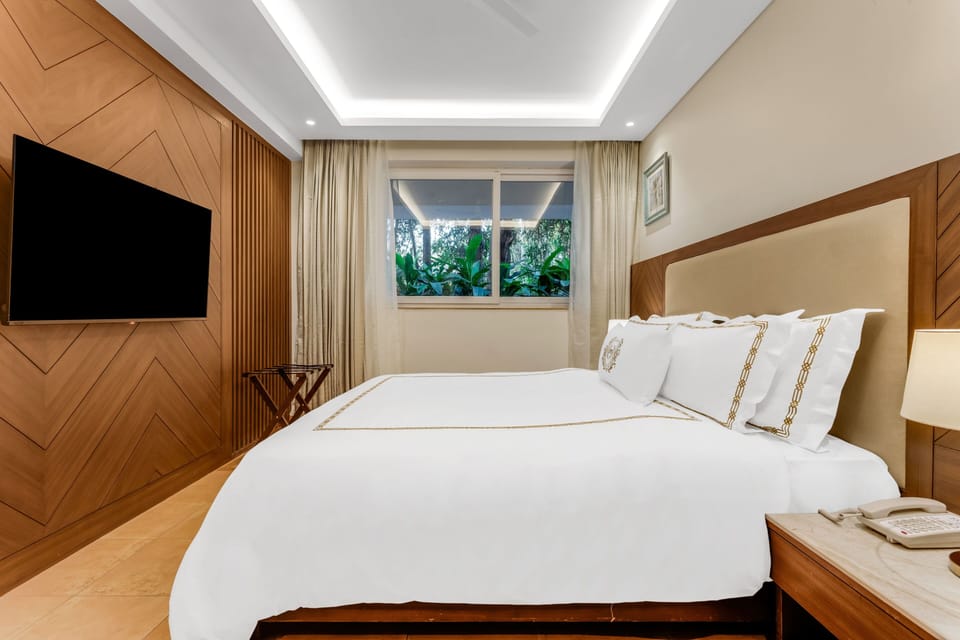 Suite | Free WiFi, bed sheets