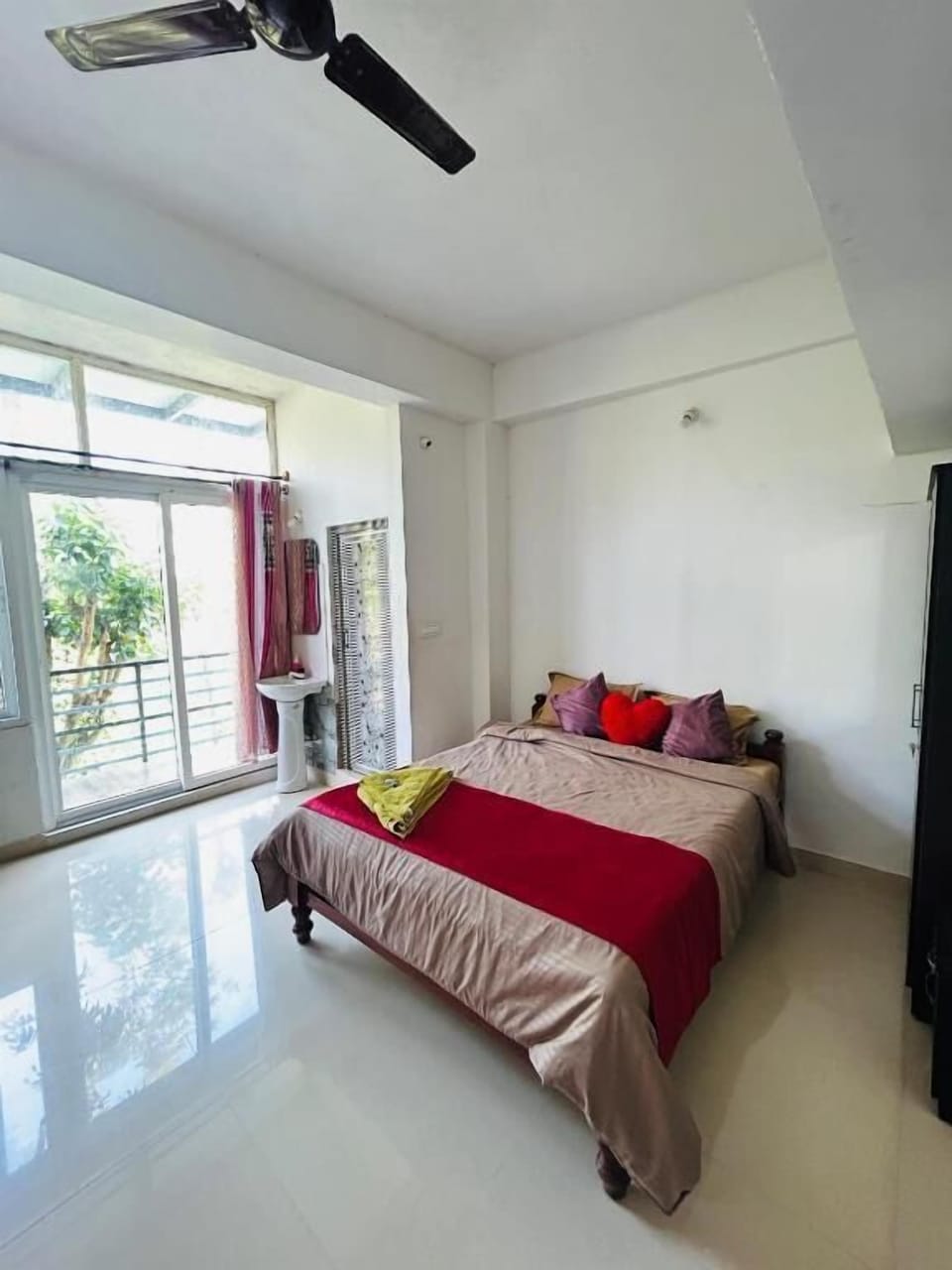 Family Apartment, Balcony, Mountain View | Soundproofing, free WiFi