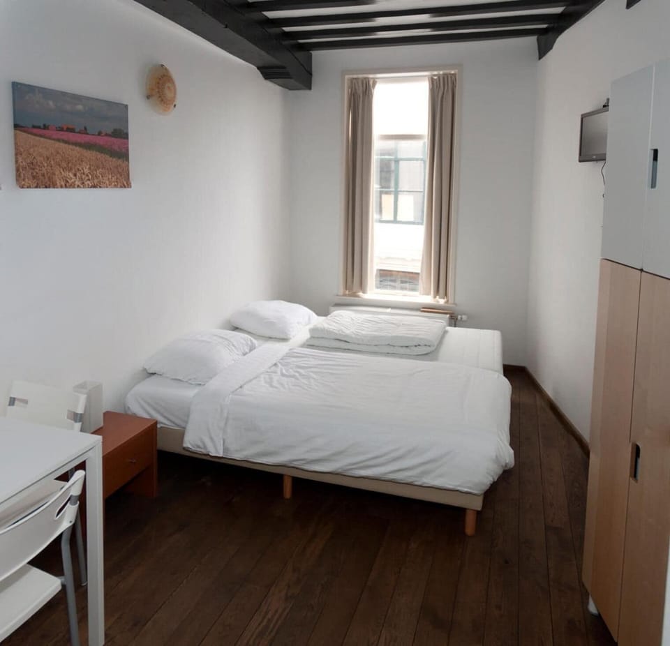 Minibar, free cribs/infant beds, rollaway beds, free WiFi