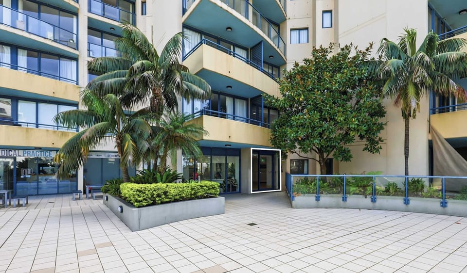 Building courtyard entrance