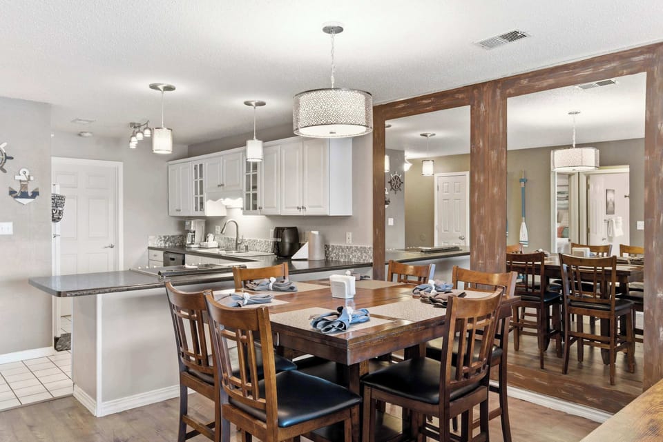 Condo, Multiple Beds, Patio, Garden View (Twin Lakes Getaway) | Dining