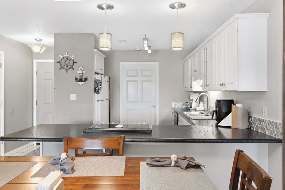 Condo, Multiple Beds, Patio, Garden View (Twin Lakes Getaway) | Private kitchen