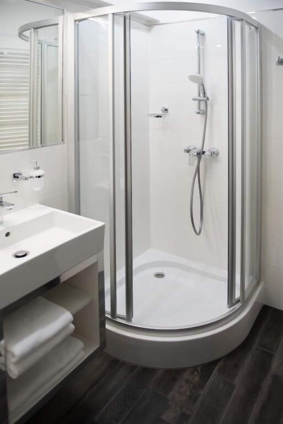 Single Room, City View | Bathroom | Shower, free toiletries, hair dryer, towels