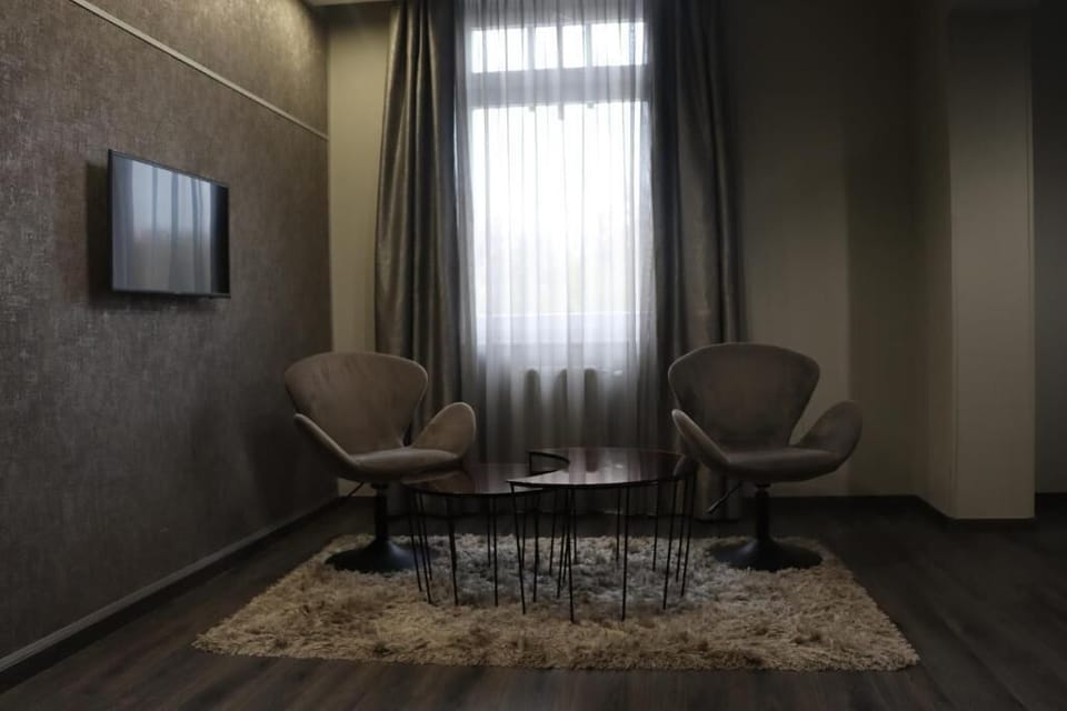 Standard Double or Twin Room, City View | Interior