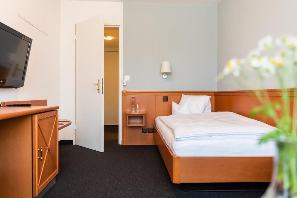 Grand Single Room, Balcony, River View