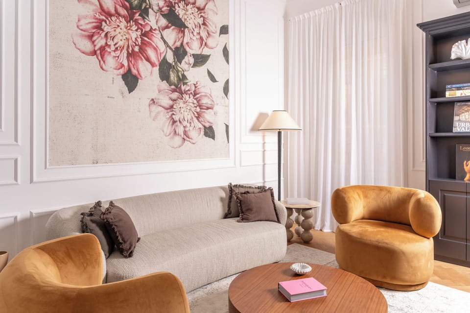 Luxury Apartment, City View | Living area