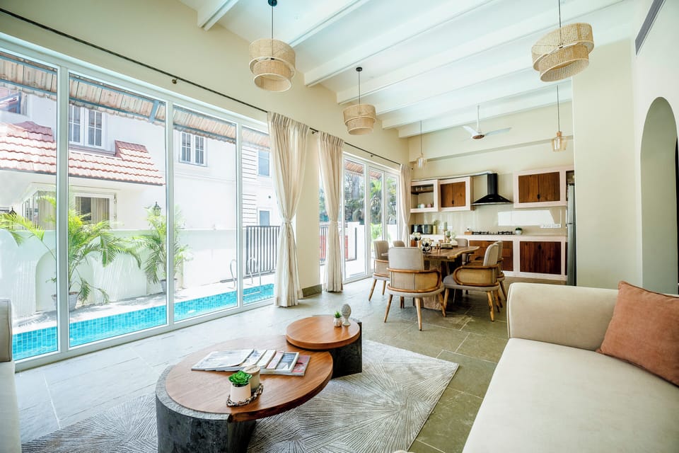 Deluxe Room | Living room | 50-inch Smart TV with digital channels