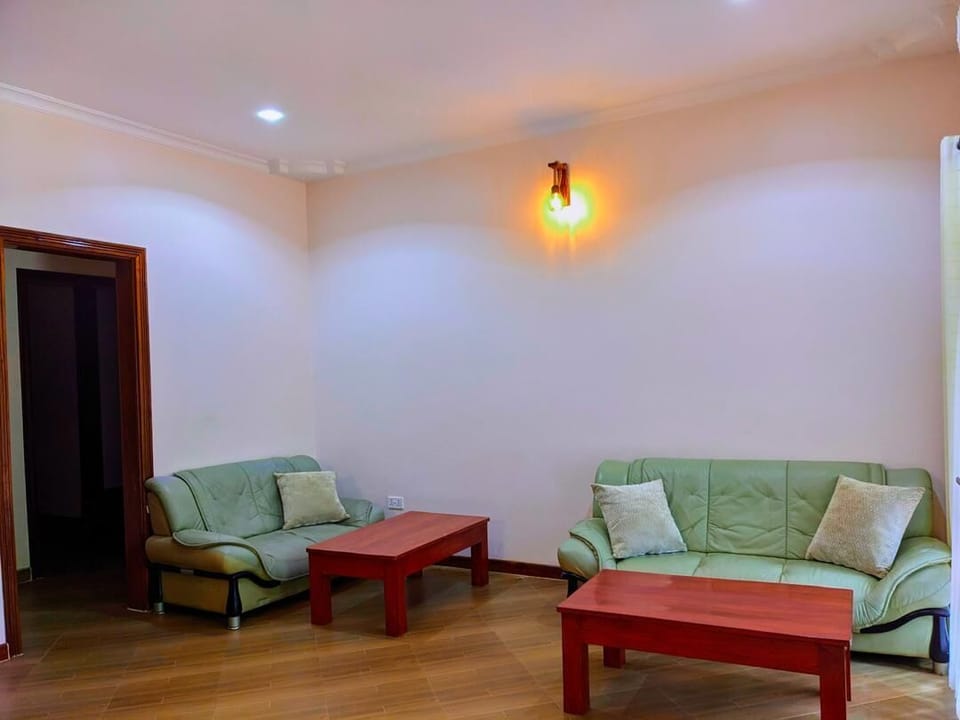 Comfort Suite, Balcony | Living area