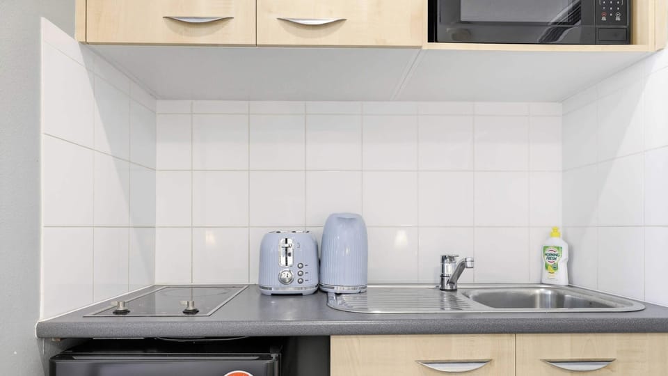 Compact kitchenette