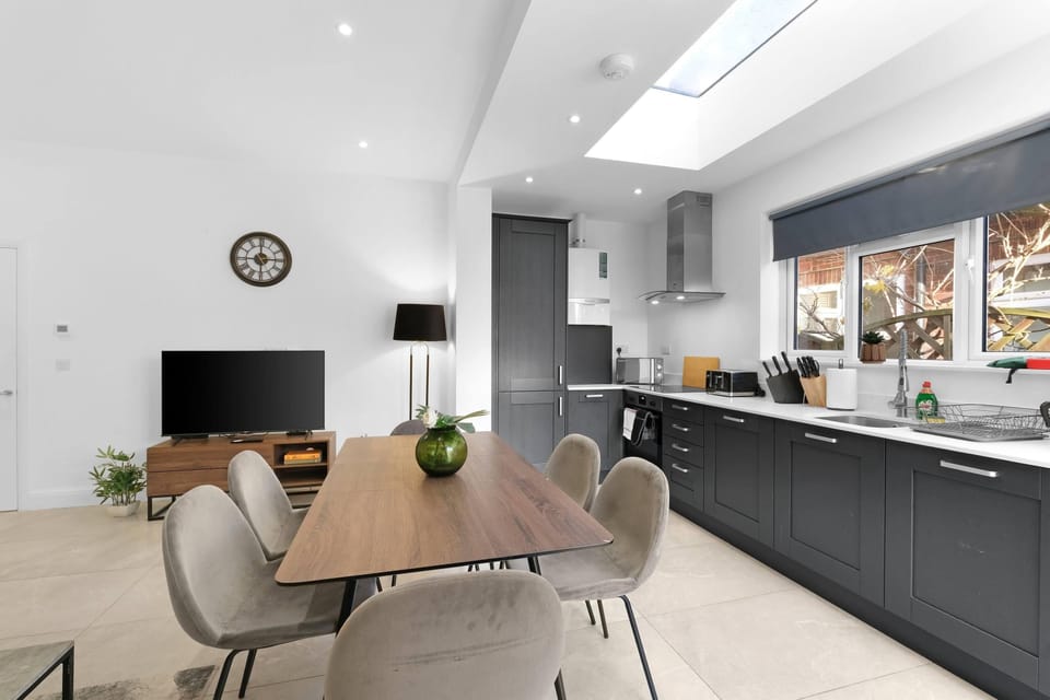 Standard Apartment | Private kitchen | Dining tables