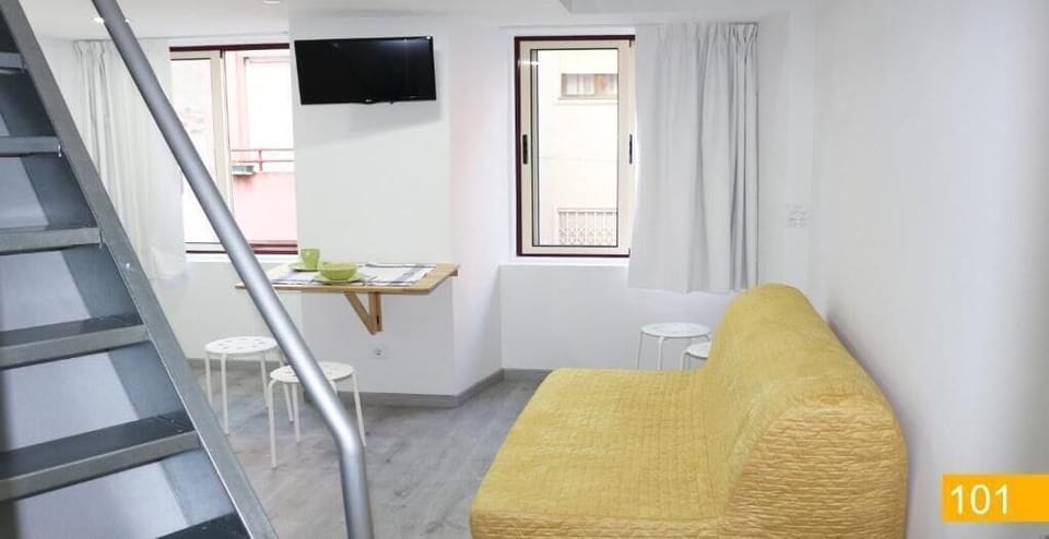Studio | Living area | TV