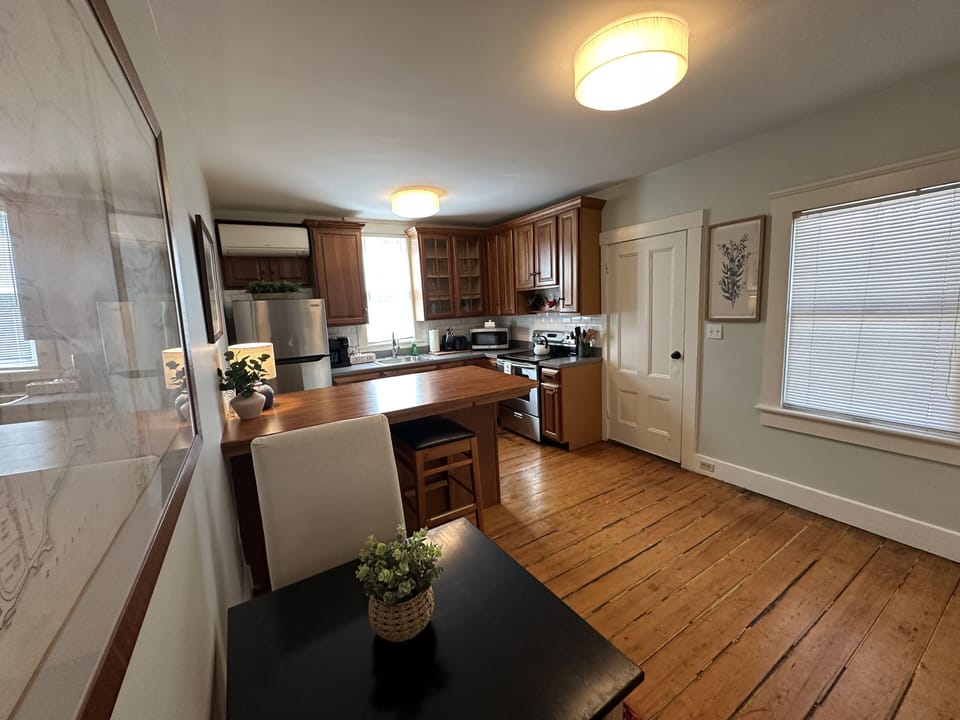 Apartment, 1 Bedroom | Private kitchen | Fridge, oven, coffee/tea maker, toaster