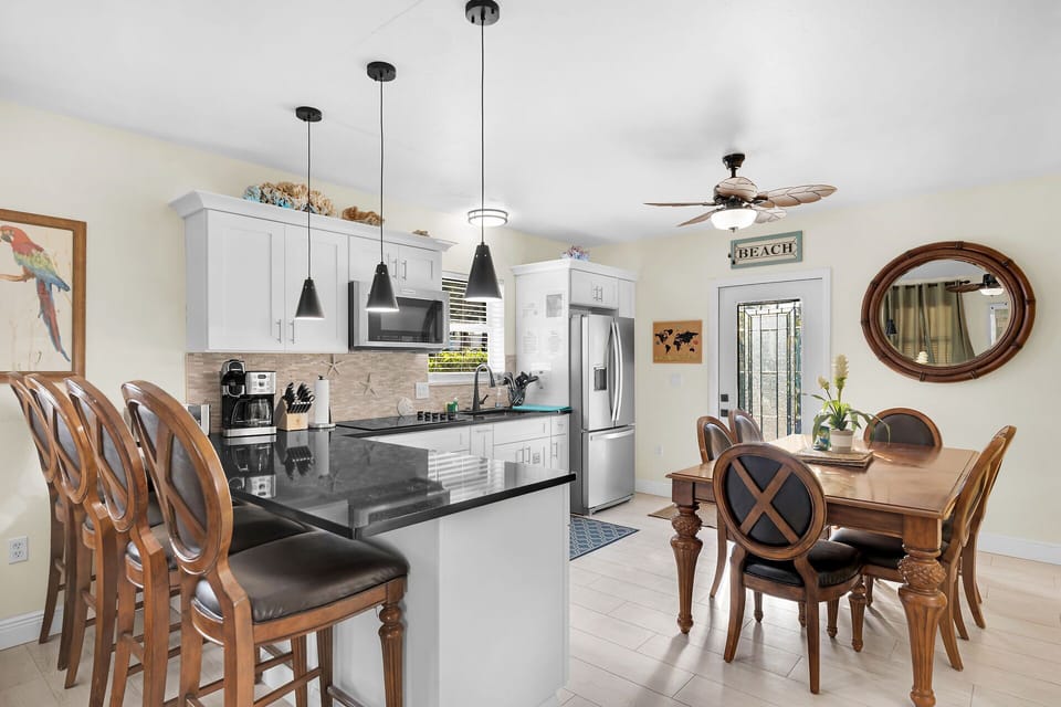 Kitchen Dining Area