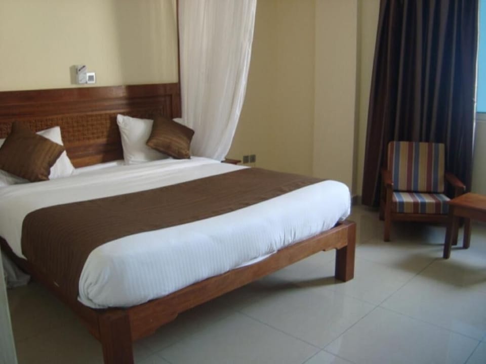 Deluxe Double Room, City View | Soundproofing, free WiFi, bed sheets