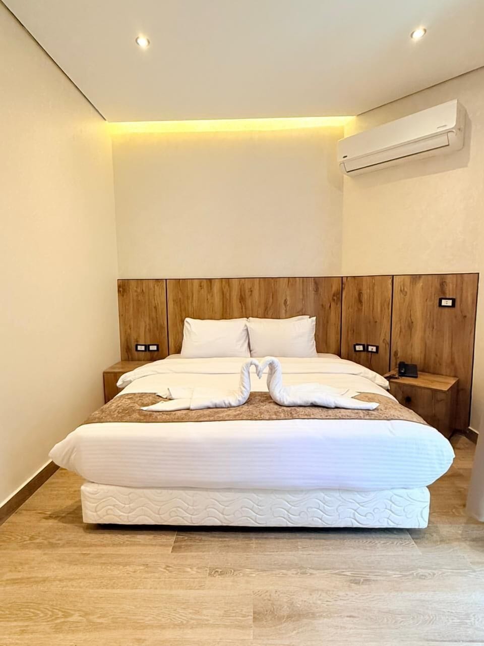 Double Room with Balcony, City View | Minibar, desk, WiFi, bed sheets