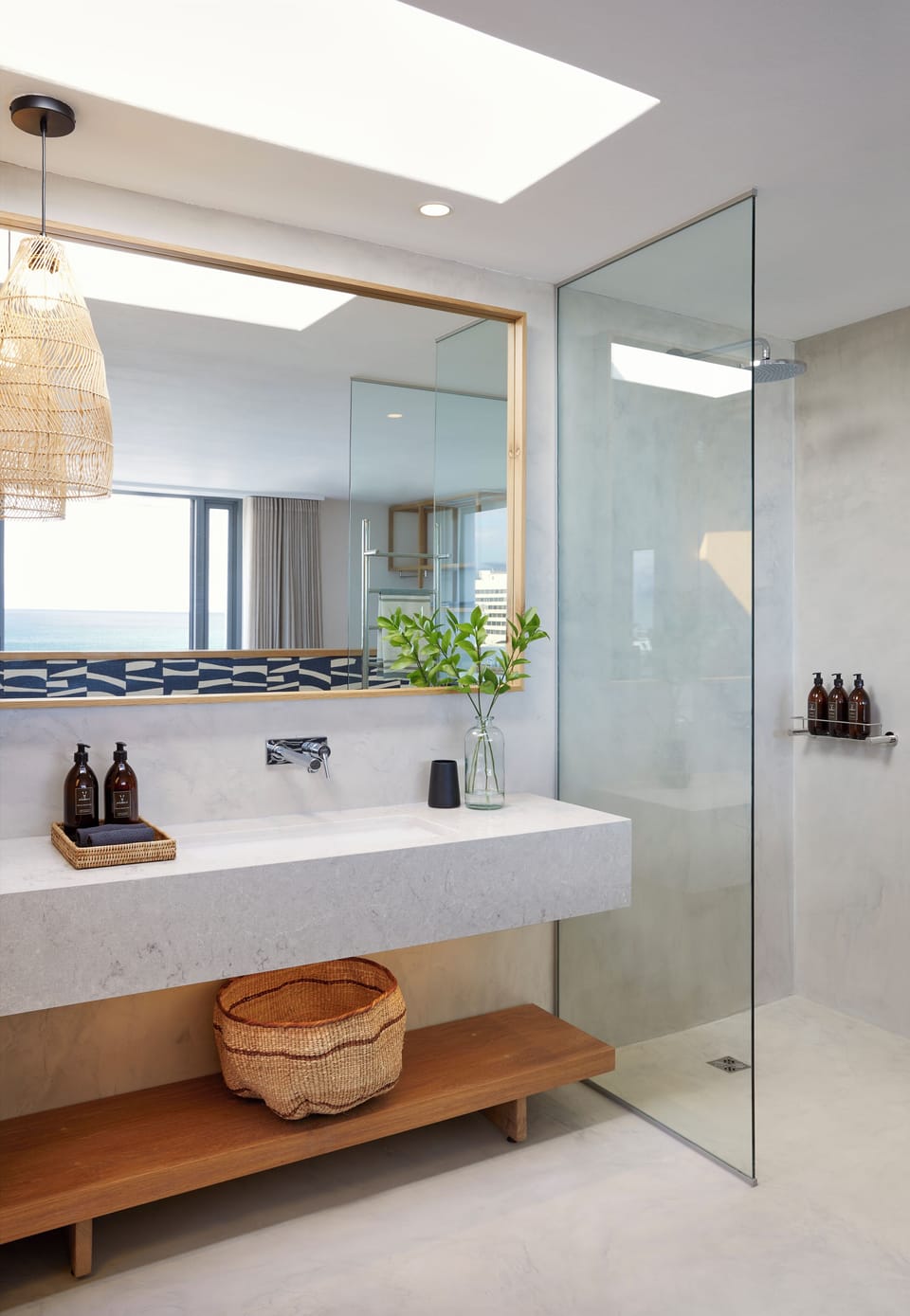Luxury Room | Bathroom | Slippers