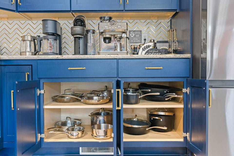 Fully Equipped Kitchen for cooking